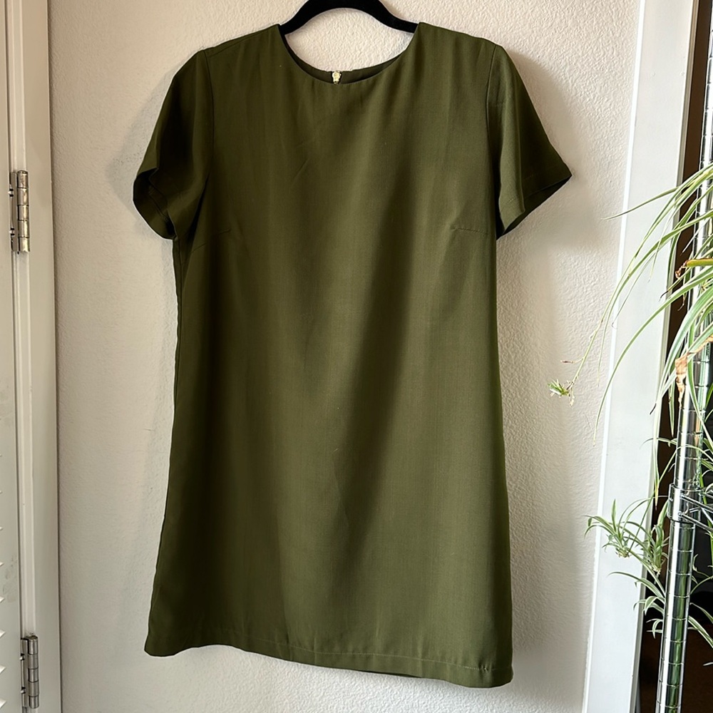 Never worn! Lulus size M dress.